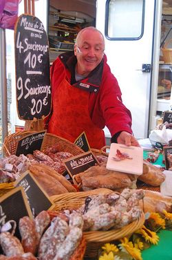 AmboiseMarket, solo travel, boldlygosolo via The Travel Belles